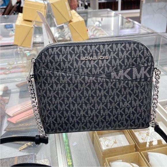 MICHAEL KORS Jet Set Medium Logo Dome - Picture 7 of 15